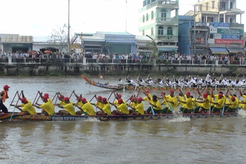 le hoi Ok Om Bok Tra Vinh - dua ghe ngo